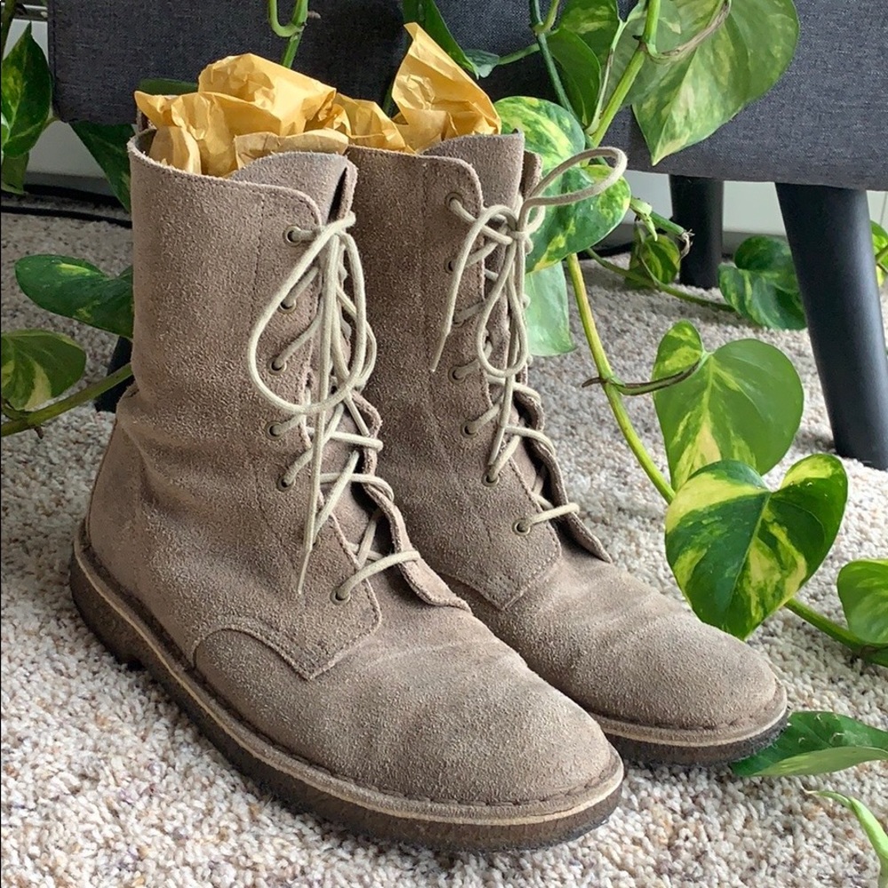 Clark’s Taupe Boots / Womens 10